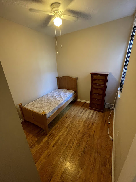 2148-50-1 Bedroom Middle Right
